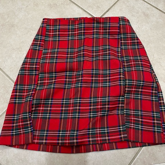 Brandy Melville | Plaid Skirt - Picture 1 of 2